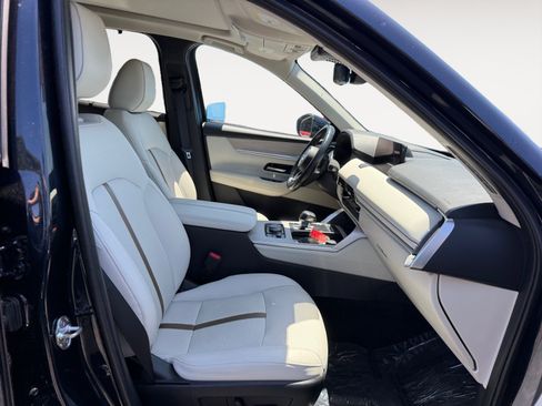 Certified 2024 MAZDA CX-90 Plug-In Hybrid w/ Premium Plus AWD/4WD image 19