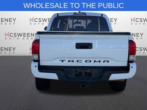 Used 2016 Toyota Tacoma TRD Off-Road w/ Premium & Technology Package image 4