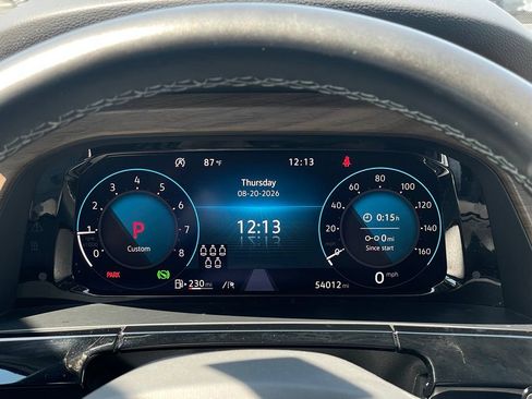 Used 2024 Volkswagen Atlas SE w/ Panoramic Sunroof Package FWD image 13