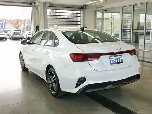 Used 2022 Kia Forte LXS image 4