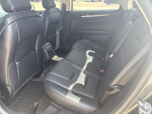 Used 2018 Ford Fusion Titanium AWD/4WD image 9