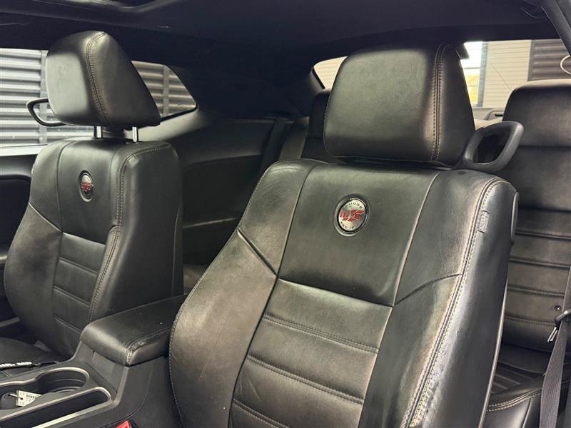 Used 2014 Dodge Challenger R/T RWD image 9