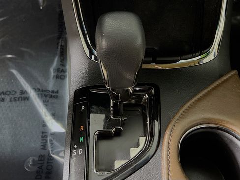 Used 2016 Toyota Avalon XLE image 24