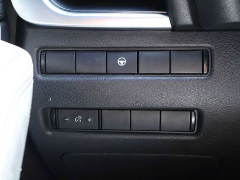 Used 2021 Nissan Rogue SV FWD image 28