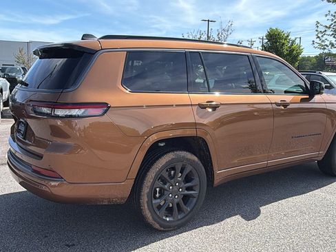 New 2026 Jeep Grand Cherokee L Limited AWD/4WD image 8