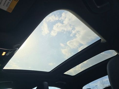 Used 2022 Mercedes-Benz C 300 4MATIC Sedan image 3