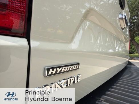 Used 2024 Ford Maverick Lariat w/ Black Appearance Package FWD image 12