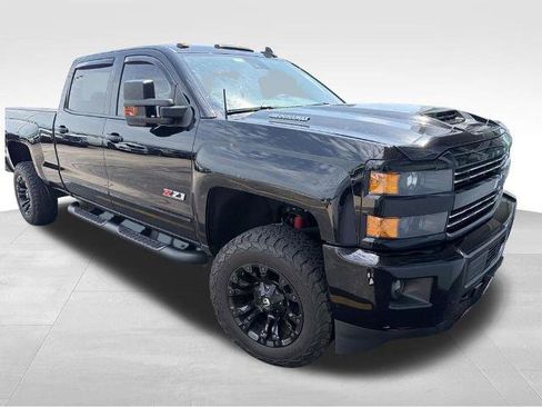 Used 2019 Chevrolet Silverado 2500 LTZ w/ Duramax Plus Package AWD/4WD image 3