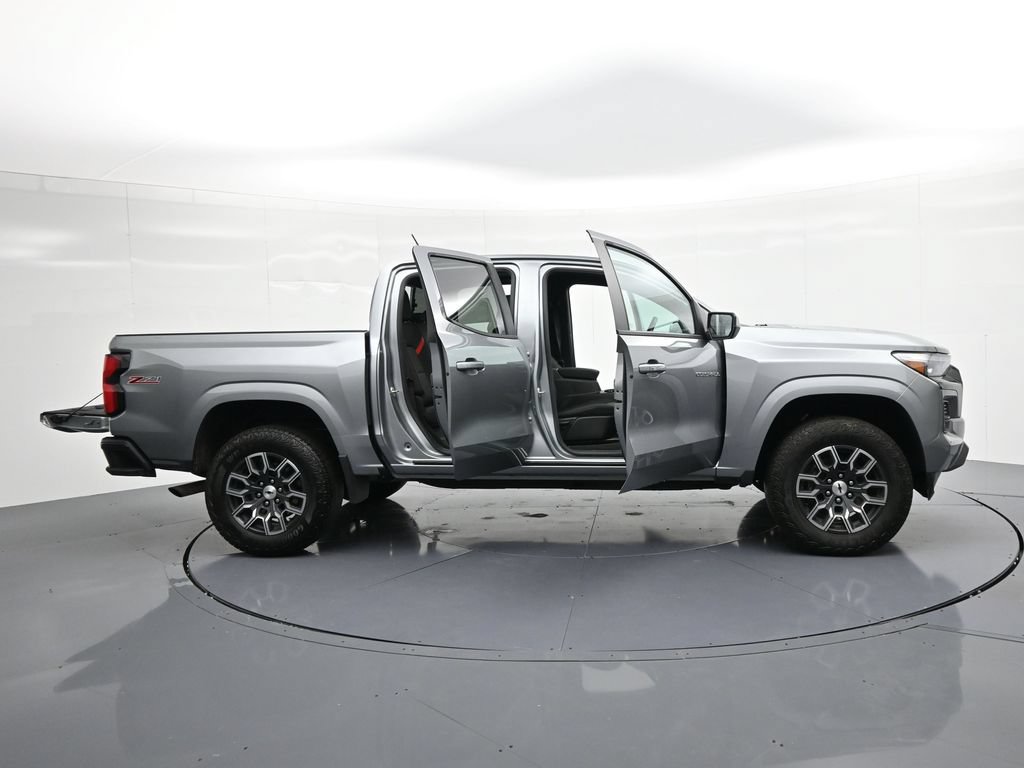 Used 2023 Chevrolet Colorado Z71 w/ Z71 Convenience Package 2 AWD/4WD image 28