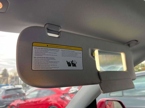 Used 2021 Tesla Model Y Long Range image 34