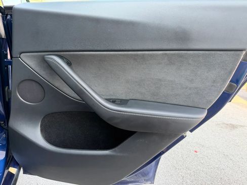 Used 2023 Tesla Model Y Long Range AWD/4WD image 28