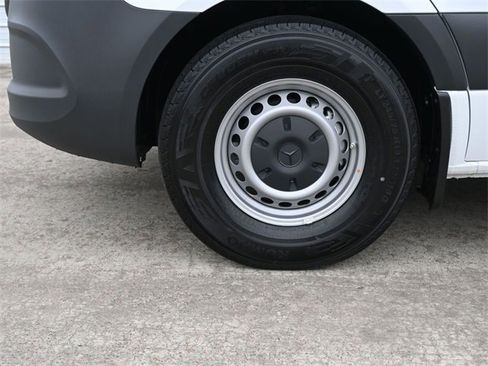 New 2024 Mercedes-Benz eSprinter 170 Cargo image 13