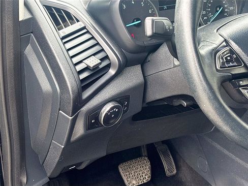 Used 2020 Ford EcoSport SE w/ SE Convenience Package image 11
