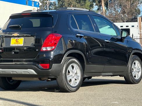 Used 2019 Chevrolet Trax LT w/ LT Convenience Package image 4