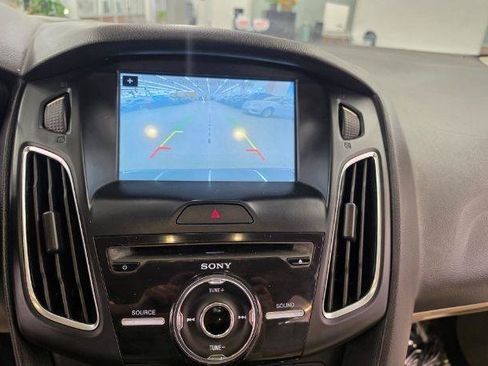Used 2016 Ford Focus Electric Hatchback FWD image 18