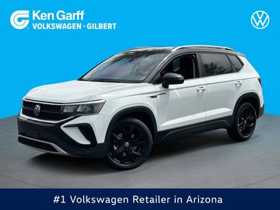 Used 2023 Volkswagen Taos SE w/ Panoramic Sunroof Package