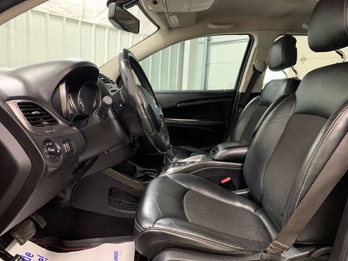 Used 2017 Dodge Journey Crossroad w/ Popular Equipment Group FWD image 4