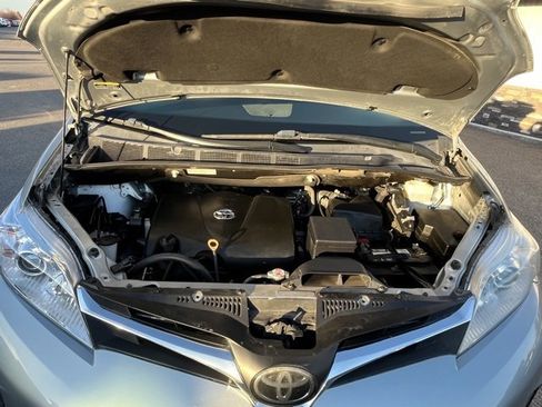Used 2020 Toyota Sienna LE image 25