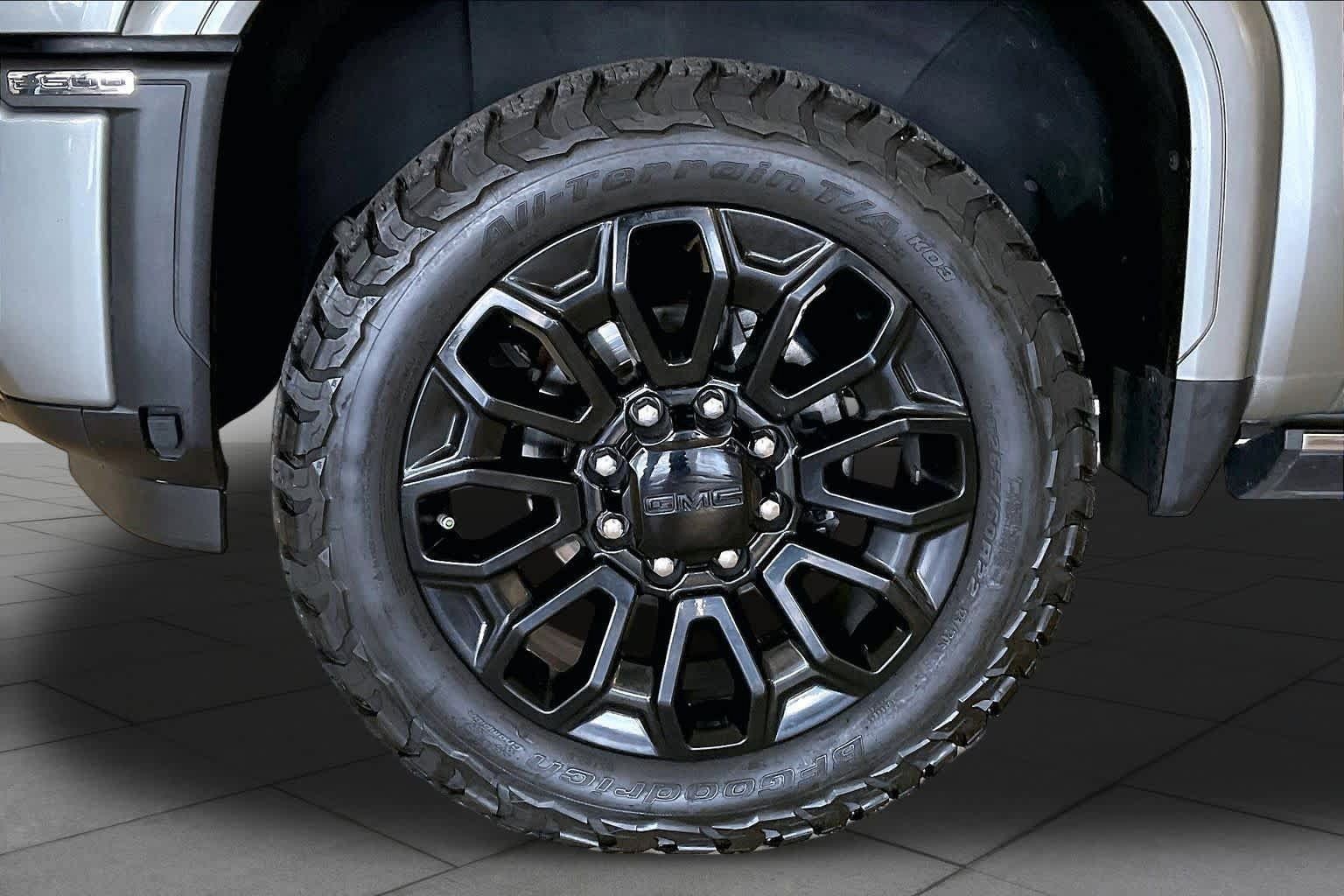 Used 2024 GMC Sierra 2500 Denali w/ Denali Reserve Package AWD/4WD image 10