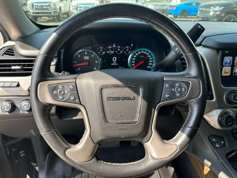 Used 2018 GMC Yukon Denali w/ Denali Ultimate Package AWD/4WD image 16