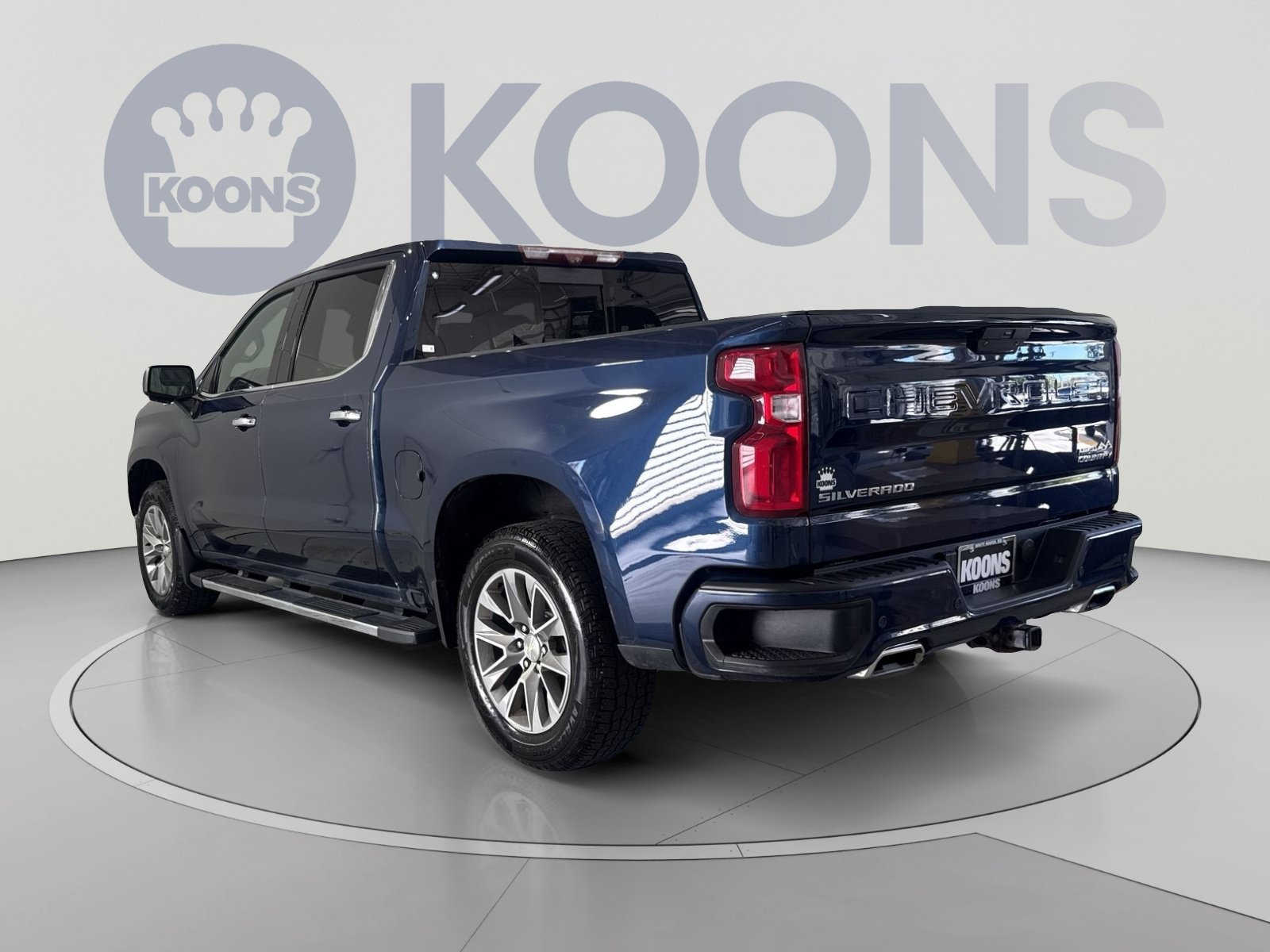 Used 2020 Chevrolet Silverado 1500 High Country w/ Technology Package AWD/4WD image 8