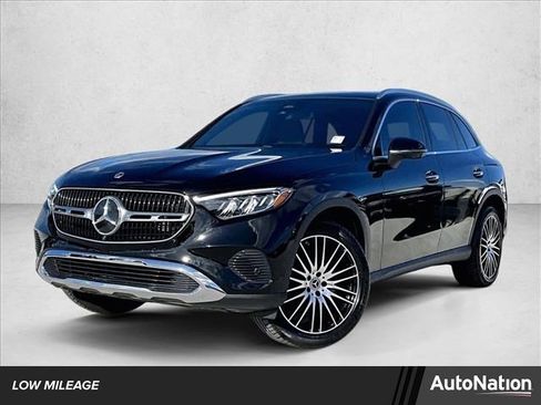 Used 2026 Mercedes-Benz GLC 300 image 1
