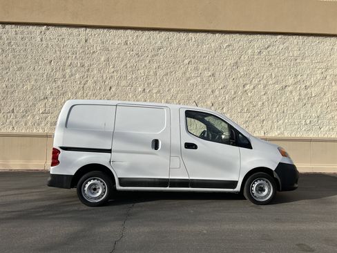 Used 2019 Nissan NV200 S image 2