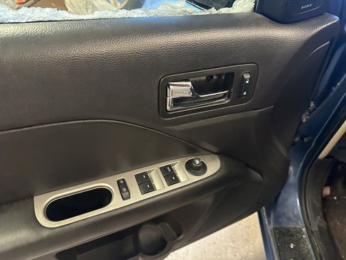 Used 2010 Ford Fusion SEL image 13