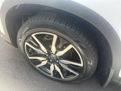 Used 2021 Honda Pilot Touring image 6