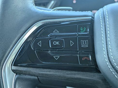 Used 2021 Jeep Grand Cherokee L Overland w/ Luxury Tech Group IV AWD/4WD image 26