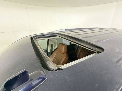 Used 2020 Cadillac Escalade Luxury image 16