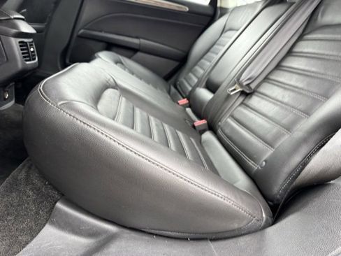 Used 2013 Ford Fusion SE image 9