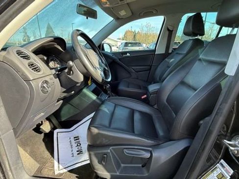 Used 2013 Volkswagen Tiguan SE image 11