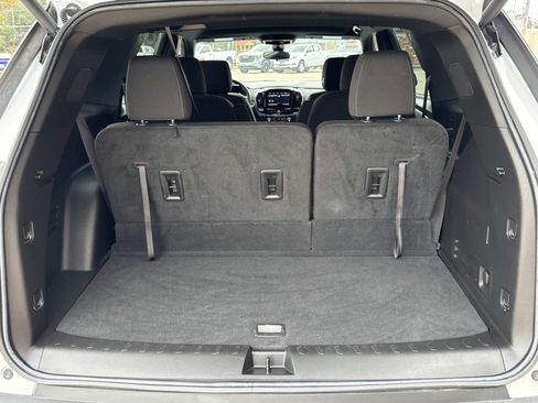 Used 2023 Chevrolet Traverse LT image 11