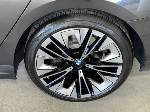 Certified 2025 BMW 530i image 35