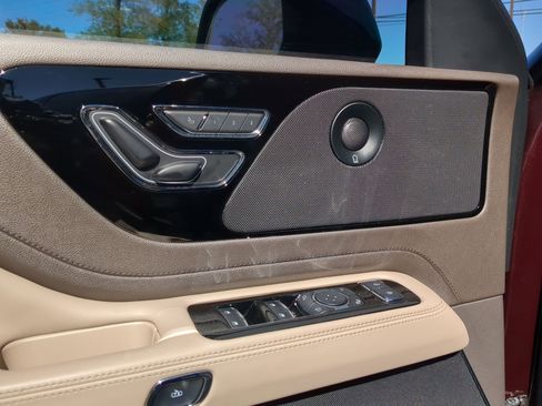 Used 2023 Lincoln Aviator Reserve w/ Elements Package Plus image 12