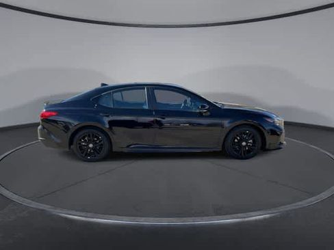 Used 2026 Toyota Camry SE w/ Convenience Package image 9