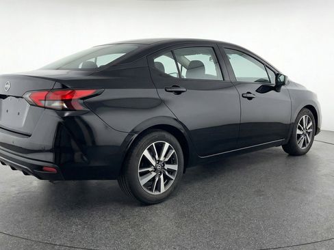 Used 2025 Nissan Versa SV image 9