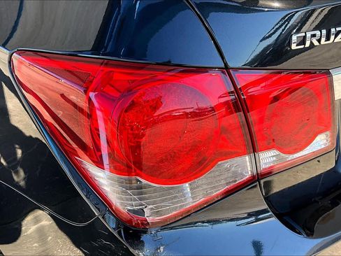 Used 2016 Chevrolet Cruze LT w/ Sun And Sound Package image 29