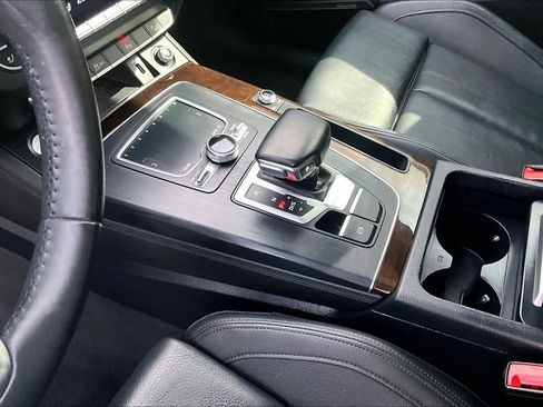 Used 2019 Audi Q5 2.0T Premium Plus w/ Premium Plus Package AWD/4WD image 17