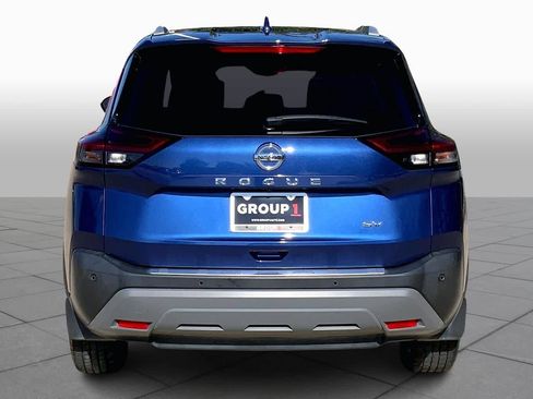 Used 2021 Nissan Rogue SV w/ Premium Package image 4