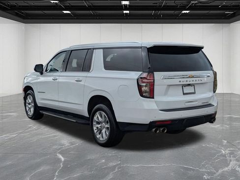 Used 2023 Chevrolet Suburban Premier AWD/4WD image 3