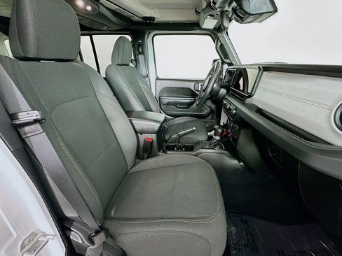 Used 2024 Jeep Wrangler Unlimited AWD/4WD image 8
