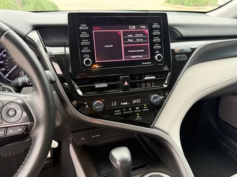Used 2022 Toyota Camry SE FWD image 17
