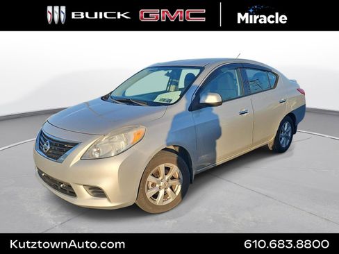 Used 2014 Nissan Versa SV w/ Convenience Package FWD image 1