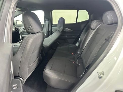 Used 2025 Chevrolet Equinox EV LT image 25