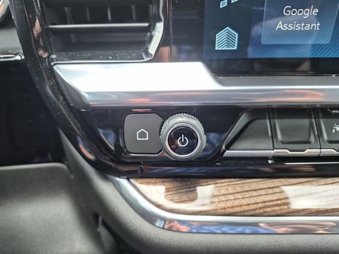 Used 2024 Chevrolet Silverado 1500 LT image 17