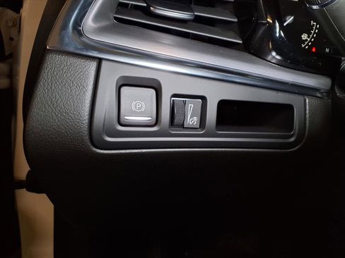 New 2026 Cadillac XT5 Luxury image 17