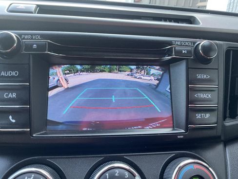 Used 2018 Toyota RAV4 LE w/ All Weather Liner Package AWD/4WD image 17