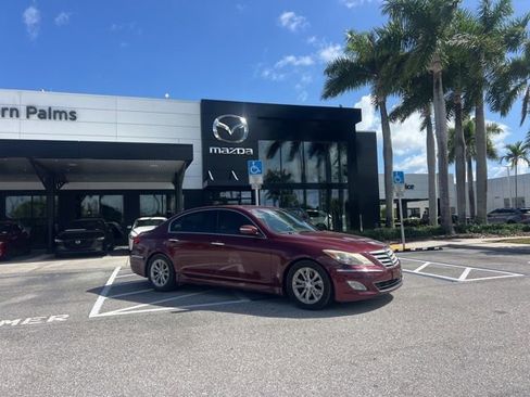 Used 2013 Hyundai Genesis 3.8 RWD image 2